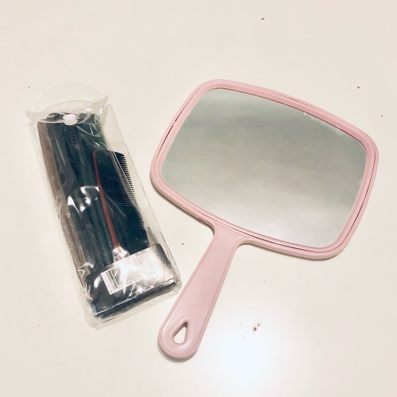[NEW] Mirror & Comb Set - Picture 2 of 6
